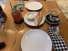 -ROAST coffee & eatery