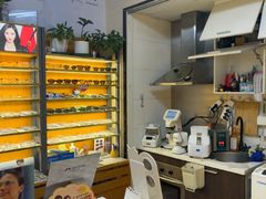 -优医视平价眼镜蔡司依视路折扣工厂店(十里堡店)