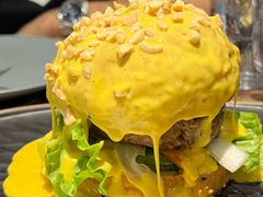 瀑布芝士牛肉汉堡-Let'sBURGERplus·非常创意汉堡(三里屯店)