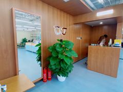 -无奔眼镜·蔡司·依视路授权店(马家堡店)