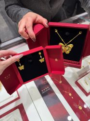 -周大福CHOW TAI FOOK(浦东八佰伴店)