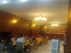 -鹏城人家海鲜酒家·23年老字号(较场尾店)