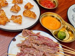 -何妹湿辣牛肉·粤式烧烤砂煲(桂雅路店)