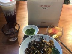 餐具摆设-POKEE VIA&Brunch·维娅(重庆来福士店)