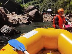 -安吉龙王山峡谷漂流