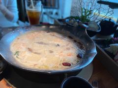 -湊湊火锅·茶憩(杭州湖滨银泰in77店)