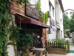 -一米阳光咖啡店(百通尚风尚水店)