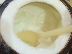 -志龙皇冠吃货椰子铺