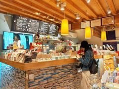 -猫的天空之城概念书店(丽江古城饮玉巷店)
