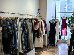 -眷顾自助服装工作室(中南金石国际广场A座店)