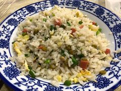 -江城燕子大排档(江汉路步行街店)