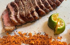 Grass-fed Sirloin Steak (240g)