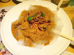 招牌手工大拉皮-关东小磨东北菜(上海长风大悦城店)
