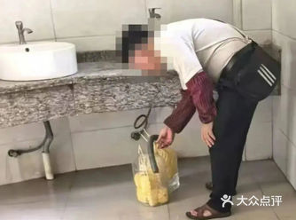 “爱吃菠萝的人天塌了”