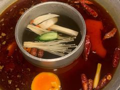 菌香鸳鸯锅-晓宇重庆火锅(赛格国际购物中心店)