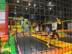 -蹦蹦跳跳(新奥购物中心店)