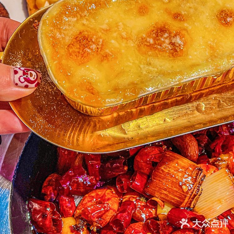 沈阳|🔥必吃榜No.1排队吃的香辣蟹面名不虚传