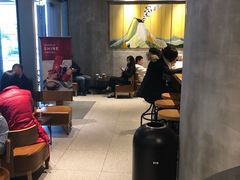 大堂-星巴克(港汇1号办公楼店)