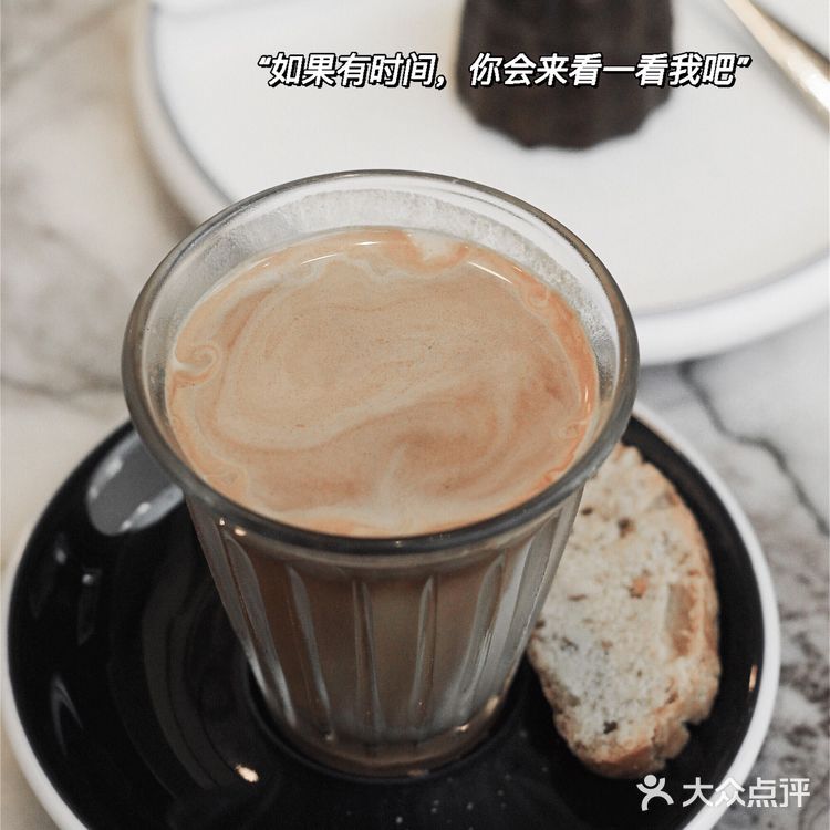 冬天里的第一杯咖啡，第一次吃到好吃的可露丽～