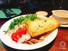 -JINNS锦时 steak&pizza(浸信会礼拜堂旧址店)