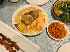 羊城抓饭-巴扎美食·新疆菜·西域歌舞表演餐厅(新疆大厦店)