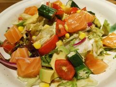 三文鱼牛油果沙拉-初居食屋日式料理(万象城购物中心店)
