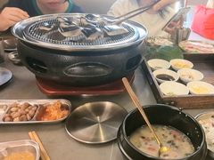 -围炉肉舍•炭烤活鳗•丹东海鲜烤肉(步行街店)