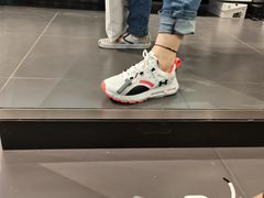 -UNDER ARMOUR(新燕莎奥莱店)