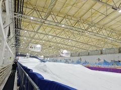 -乔波室内滑雪场