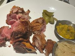 -MONICH牛排融合餐厅(和义大道购物中心店)