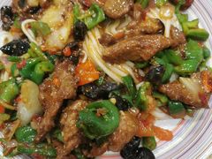 -歹歹的加个面过油肉拌面