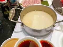 -红鼎豆捞·非遗鲍皇汤火锅(宝丰路店)