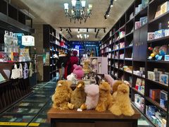 -钟书阁(松江泰晤士小镇店)