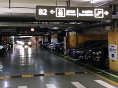 -北京华联万柳购物中心-停车场