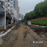 冒雨去探查鱼市搬迁进度