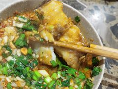 -肖肖酸萝卜鱼火锅(总店)