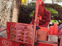 -詹爷爷乌节路街头冰淇淋