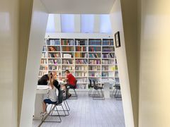 -钟书阁(松江泰晤士小镇店)