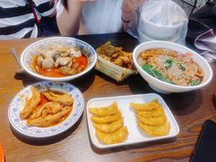 妈妈蛋饺-爆炸头阿姨小四川正宗川味小吃(无任何分店)