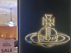 -Vivienne Westwood(上海来福士广场店)
