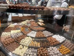 -Laderach 莱德拉(上海环贸iapm店)