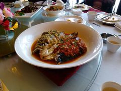 剁椒鱼头-城外驿餐厅