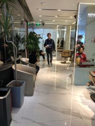 -罗亚帝造型·烫发染发