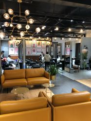 -FRIDAY星期五专业美发沙龙