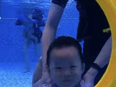 -龙格亲子游泳·水育早教中心(华亿大润发店)
