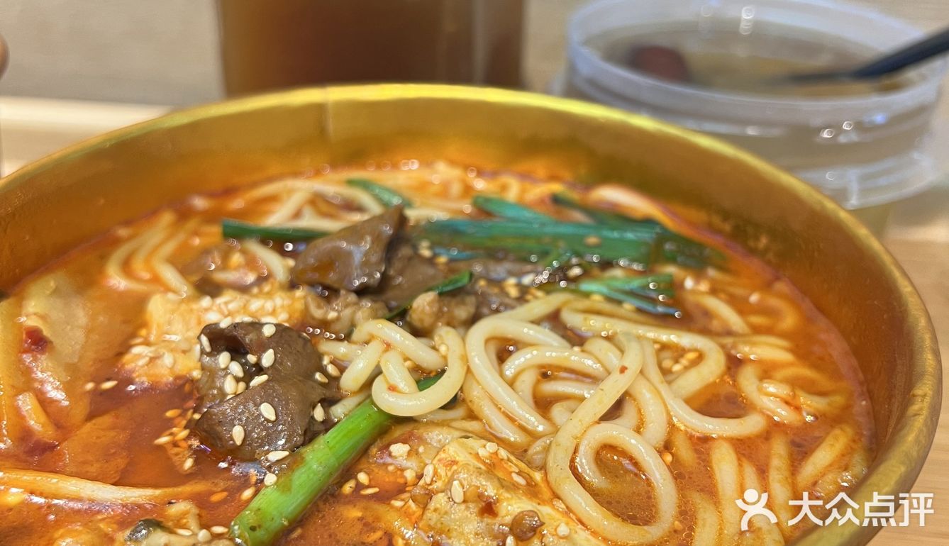 肥肠臭豆腐米线🍜闻起来臭吃起来也太香了吧‼️ 