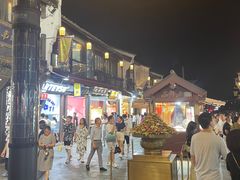 -吴山路夜市