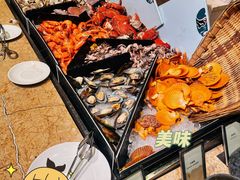 -大中华希尔顿酒店-念自助餐·嗨啤·小龙虾