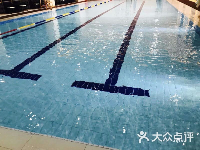 天玺嘉福游泳馆