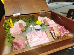 -山川小町·极番烧肉(新地假日广场店)